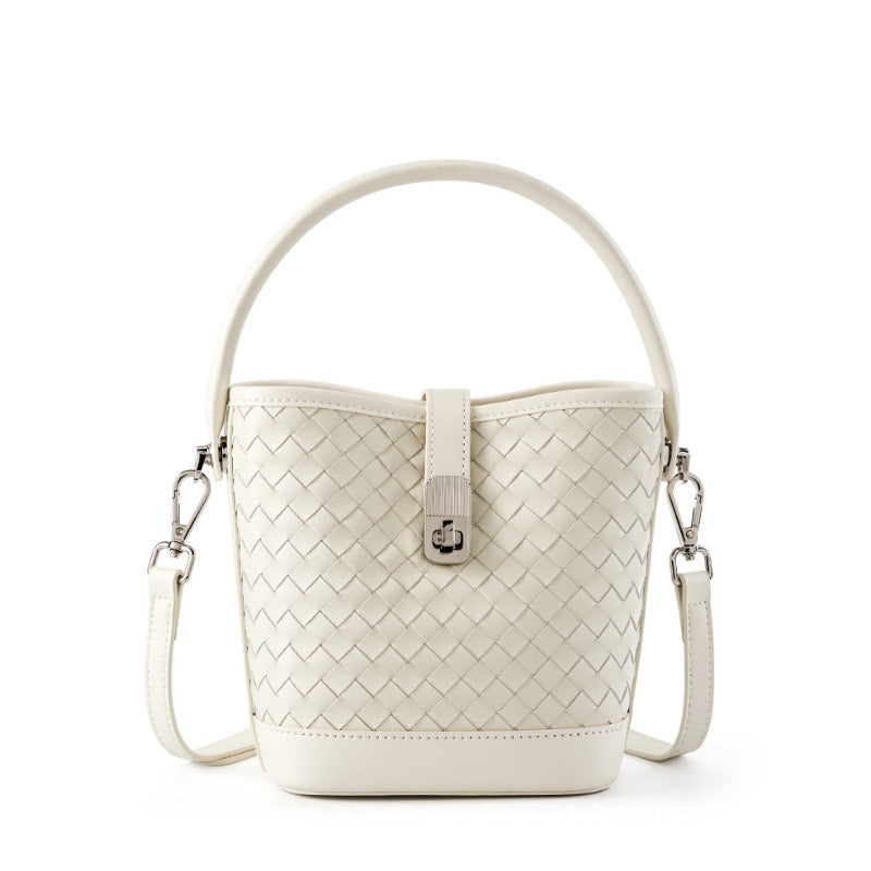 Women’s Genuine Sheepskin Woven Bucket Bag – Elegant Commuter Style